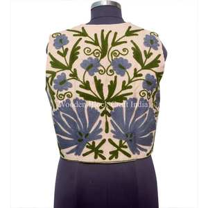 Nuevo diseño de chaleco corto sin mangas de algodón con bordado a mano, 100% algodón, con estampado floral, para mujer, ropa de invierno para fiestas y salidas informales. - Product Image 3