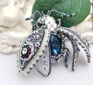 Hermoso Broche Bordado a Mano con Cuentas, Pin de Moda para Mujeres Modernas, para Bodas, Edad 16-20 - Product Image 5
