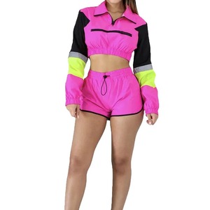 Ensemble de survêtement léger en nylon avec fermeture éclair intégrale, coupe-vent personnalisé et short pour femme - Product Image 4