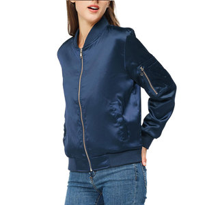 Veste bomber en satin personnalisée de haute qualité pour femmes, manches longues, col montant, fermeture éclair, style baseball, veste universitaire en satin - Product Image 6