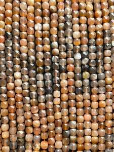 ลูกปัดมูนสโตนสีพีชธรรมชาติ รูปทรงสี่เหลี่ยมเหลี่ยมเจียระไน สวยงาม สีพีชเทา สำหรับทำเครื่องประดับ - Product Image 2