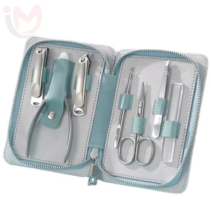 Juego Profesional de Manicura y Pedicura de Lujo de 7 Piezas con Cortaúñas 3 en 1, Portátil y Duradero, en Caja de Acero Inoxidable - Product Image 4