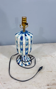 โคมไฟกระดูกและเรซินที่มีเอกลักษณ์พร้อมเรซิ่นชิปเซ็ตและฝังกระดูกรายละเอียดแสงอบอุ่นและเสน่ห์ในการตกแต่งที่หรูหรา - Product Image 2