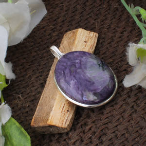 Colgante Grande de Charoita Hecho a Mano en Plata de Ley 925, Gema Natural, Collar con Borde Simple, Joyería al por Mayor - Product Image 3