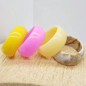 Bracelet manchette large rond en résine acrylique fait main pour femme, accessoires de bijoux, cadeau de fête - Product Image 1