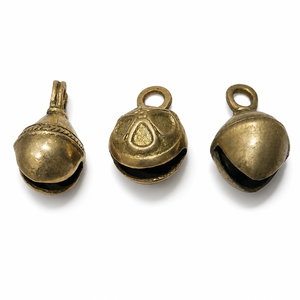 Campanas de Latón Hechas a Mano, Campanas Decorativas Colgantes para Decoración del Hogar, Manualidades de Jardín y Detalles Rústicos - Product Image 1