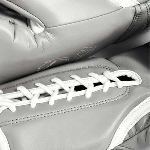 ถุงมือชกมวยสำหรับฝึกซ้อม รุ่น Professional Pro Fighting Fly สีน้ำเงินทอง หนังวัวแท้ สายรัดข้อมือปรับได้ รุ่น AI-BG-506 - Product Image 6