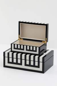 Caja de Resina con Diseño Geométrico Incrustado, Estilo Moderno, Hecha a Mano, con Cierre Magnético, Cuadrada, Craftera Exports - Product Image 6