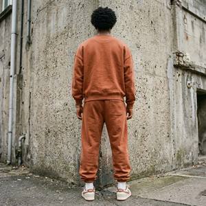 Conjunto Deportivo de Dos Piezas para Hombre, Estilo Urbano, Talla Grande, 1000g, Algodón Pesado Transpirable, Color Terracota, Verano, Diseño de Estrella de Cuatro Puntas - Product Image 5