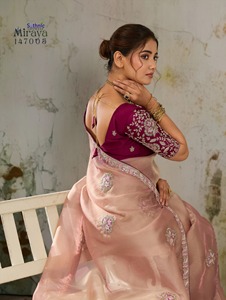 Saris en soie élégants pour femmes, vêtements de fête, fournisseur en gros d'Inde, tissu respirant et prix abordables - Product Image 3