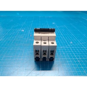 ระบบสำคัญ32-02031R C4F6-q 100SCCM ตัวควบคุมการไหลของก๊าซที่ใช้เป็นชิ้นส่วนอุปกรณ์เซมิคอนดักเตอร์รุ่นเก่า - Product Image 2