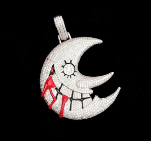 Colgante de luna creciente de moissanita con incrustaciones de circonitas, de plata 925 bañada en rodio, estilo hip hop, para uso diario, colgante bling para raperos - Product Image 1