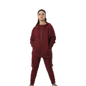 Nueva Colección de Chándales Deportivos para Mujer, Corte Ajustado, con Capucha, Hechos en Pakistán, Disponibles a Precio de Mayoreo, para Correr y Hacer Ejercicio - Product Image 1