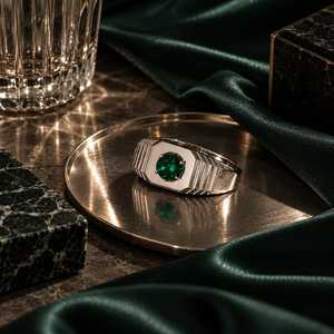 Bague signet de luxe en argent sterling 925 avec émeraude verte, coupe ronde, pierre précieuse verte, fabricant de bijoux sur mesure en gros - Product Image 3