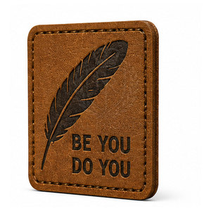 Patchs en cuir personnalisés à faible MOQ, étiquettes à logo gaufré sur mesure, accessoires vestimentaires haut de gamme pour petites commandes en gros - Product Image 3