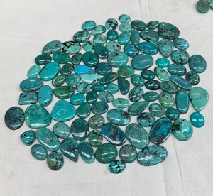 Turquoise tibétaine, cabochon de pierre précieuse lisse, pierres précieuses naturelles en vrac, différentes tailles, toutes tailles disponibles, pour la création de bijoux. - Product Image 2