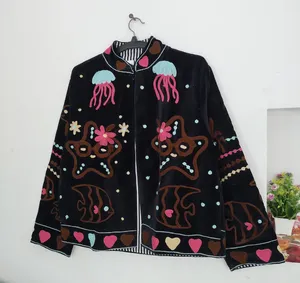 Chaqueta Negra de Terciopelo para Mujer, Bordado Artesanal con Temática Marina, Diseño de Medusas, Estrellas de Mar y Peces, Chaqueta Casual - Product Image 1