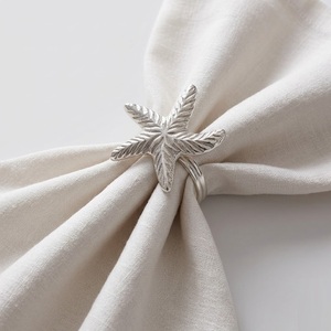 Boucles de serviette en forme de flocon de neige doré métallique en gros pour la décoration de mariages de luxe, la restauration et les fêtes, anneau de serviette doré de luxe pour Noël - Product Image 6