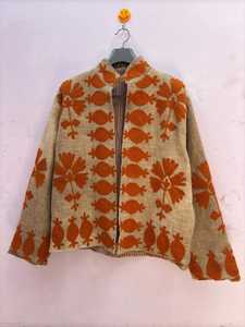 Chaqueta de Algodón Suzani Hecha a Mano en India, Chaqueta Corta Bordada a Mano, Chaqueta Suzani Unisex Bordada a Mano - Product Image 5