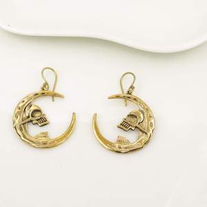 Pendientes de Aro con Colgante de Calavera Lunar en Latón Chapado en Oro, Joyería de Moda Cristiana Unisex, Regalo - Product Image 3