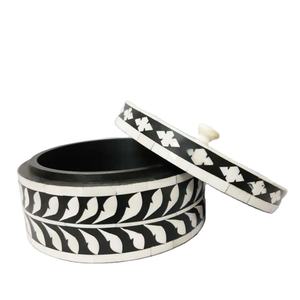 Boîte à bijoux artisanale de qualité supérieure en incrustation d'os faite à la main de l'Inde Taille et design personnalisés Rangement de bijoux élégant idéal Cadeaux de luxe - Product Image 3