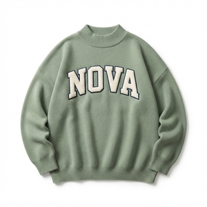 Suéter de punto de algodón con letras estampadas Nova para mujer, cuello alto, oversize, manga regular, logo frontal, verde - Product Image 1
