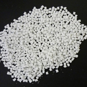 Résine PET certifiée pour le moulage par injection, destinée aux préformes et aux lignes de production de bocaux - Product Image 1