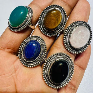 Bagues unisexes tendance en laiton plaqué argent avec pierres précieuses vintage : Labradorite, Œil de tigre, Onyx, Pierre de lune, Quartz rose - Product Image 1