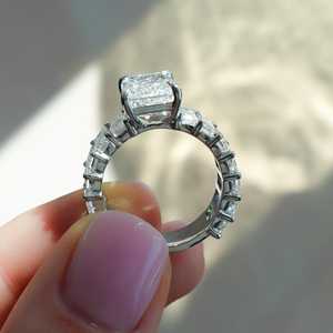 Bagues de fiançailles solitaires en or massif 10K 14K 18K avec diamant de laboratoire taille radiant étincelant serti à griffes, pour demande en mariage moderne et alliance de mariage - Product Image 4
