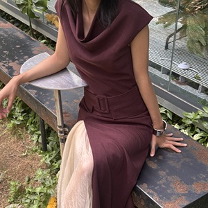 Robe midi décontractée structurée pour femme, style bustier, col rond, manches courtes, coupe ample, couleur unie, marque AnyShape, ODM - Product Image 1