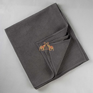 Serviette de plage en coton gaufré absorbant de haute qualité personnalisée en gros Ensemble de serviettes teintes solides blanches Serviette lavable - Product Image 5