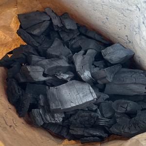 Briquetas de Carbón de Cáscara de Coco de Alta Calidad para Barbacoa y Hookah - Sin Humo, 2 Horas de Duración, 85% de Contenido de Carbono - Product Image 5