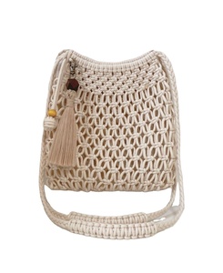 Sac à main en macramé tricoté à la main, collection artisanale, usage régulier et facile à manipuler, sac à bulles en macramé, sac de plage d'été, sac à bandoulière pour femme - Product Image 1