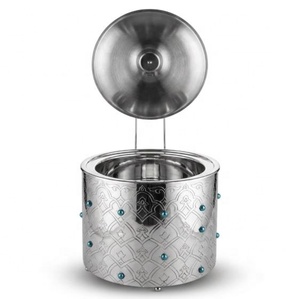 Plat de service de luxe en acier inoxydable avec motif oriental et accents bleus, chauffe-plat rond avec couvercle - Product Image 4
