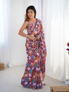 Sari en chinnon lourd avec motif floral pour femme, idéal pour les mariages, imprimé et orné d'un magnifique travail de miroir Kutchi. - Product Image 1