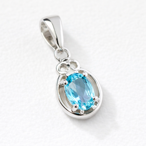 Pendentif ovale en topaze bleue suisse plaqué rhodium en argent sterling - Collier minimaliste fait main avec pierre précieuse - Product Image 2
