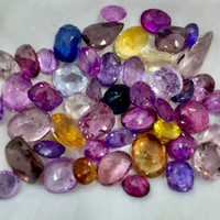 Saphirs multicolores d'Inde et de Sri Lanka, pierres précieuses en vrac, principalement utilisées pour les bijoux haut de gamme tels que des bagues et des pendentifs uniques et sur mesure.