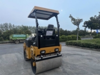 Rouleau compresseur vibrant à double tambour de petite taille XMR403 de 4 tonnes avec kit de compactage d'asphalte à vendre en Chine
