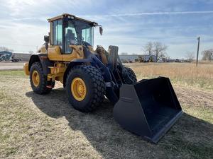Chargeuse sur pneus Volvo L70H avec moteur diesel Perkins, composants hydrauliques Hydac, pompe PLC, moteur, roulement, boîte de vitesses et engrenages - Product Image 3