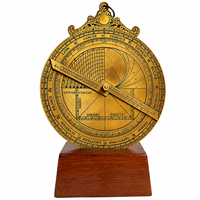 Astrolabe en laiton vintage avec base en bois, instrument de navigation astronomique antique, décoration nautique de bureau