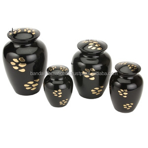 Urnes de crémation en laiton de haute qualité avec empreinte de patte urnes funéraires en métal fini or et noir pour cendres humaines - Product Image 6