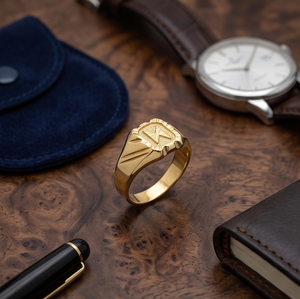 Anillo de Sello Grabado Chapado en Oro de 22k Clásico para Hombre DIVYORO con Significado Religioso - Product Image 2