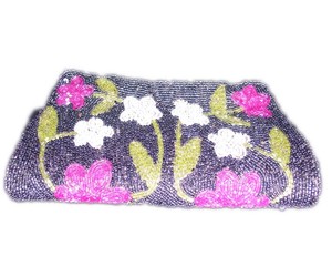 Bolso de Mano de Satén con Cuentas Florales y Correa para el Hombro, Accesorio Elegante Hecho a Mano para Fiestas por Lowellcraft.com - Product Image 4