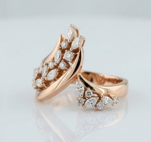Anillo de compromiso de oro rosa con diamante cultivado en laboratorio certificado por IGI, corte marquesa de 1.80 quilates, estilo romántico para mujer. - Product Image 2