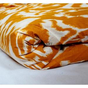 Tissu en coton imprimé ikat de haute qualité pour la confection de vêtements, le artisanat, la couture, le quilting, matière douce et respirante pour un usage quotidien - Product Image 2