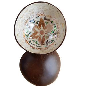 Bol en Coque de Noix de Coco Poli Fait Main de Haute Qualité, Écologique, Motif Floral, Couleur Personnalisable, Taille Personnalisable, Durable - Product Image 1