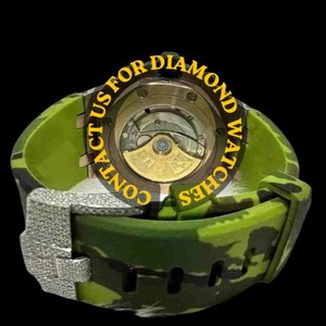 Reloj de Pulsera Personalizado de Lujo con Esfera Redonda Cronógrafo Semi-escarchada, Correa de Goma Verde y Negra, Diseño Personalizado, Unisex, Moderno - Product Image 2
