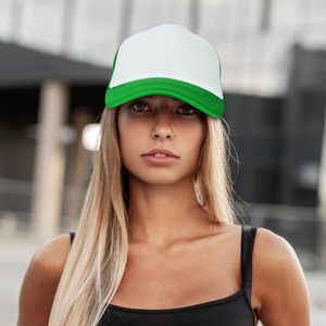 Gorra de camionero ajustable de malla con visera curva, bicolor verde y blanco, unisex, informal - Product Image 5