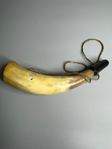 Corne de buffle : Instrument tribal authentique, accessoire de soufflage, construction artisanale durable offrant une acoustique riche et puissante - Product Image 2