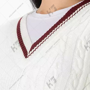 Cárdigan Blanco de Cuello Redondo para Mujer con Rayas Marrón y Logotipo Frontal Informal en el Pecho - Product Image 5